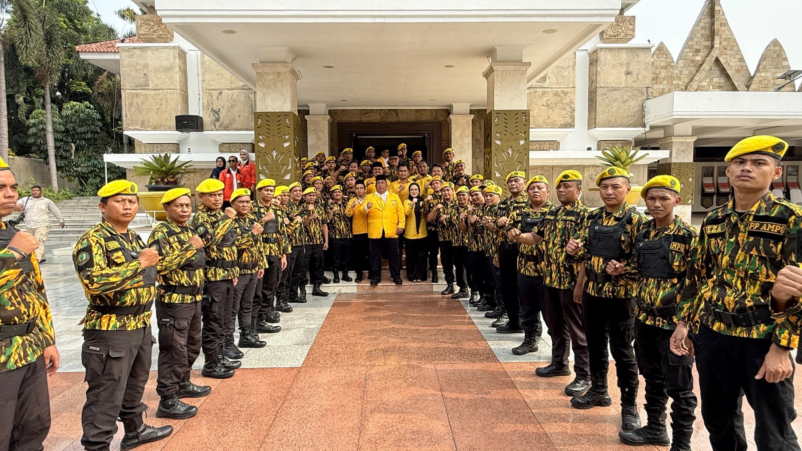 Golkar Rayakan HUT ke-62 dengan Ziarah, Doa Bersama, Donor Darah, dan Santunan