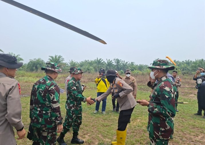 Pangdam Tinjau Pulau Jum’at, Kodam XIX/Tuanku Tambusai Perkuat Sinergi Atasi Karhutla