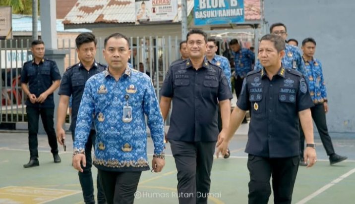 Kunjungi Rutan Dumai, Kanwil Ditjenpas Riau Monitoring Barang dan Fasilitas Kamar Hunian Warga Binaan
