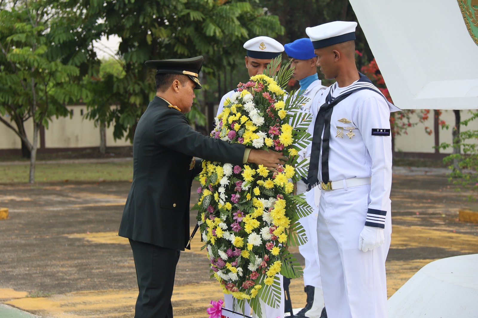Kodam XIX/Tuanku Tambusai Gelar Ziarah Nasional HUT Ke-81 TNI, Forkopimda Riau Hadir di TMP Kusuma Dharma